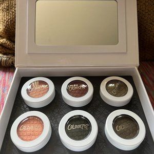 EYESHADOW PALETTE